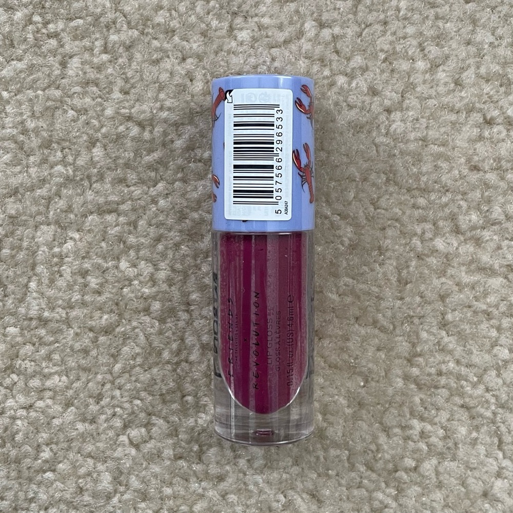Makeup Revolution x Friends Phoebe Lip Gloss - Picture 2 of 14